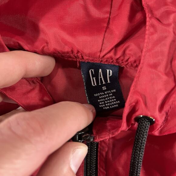 VINTAGE GAP NYLON LIGHTWEIGHT HIKING JACKET FULL ZIP SMALL RED HOODED 90s - Picture 5 of 13